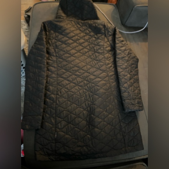 North Face Down Black Quilted Hooded Jacket - Picture 3 of 3